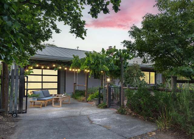 Property at 1342 SE Priscilla Ln, Grants Pass, OR 97526, 2 beds, 1 bath