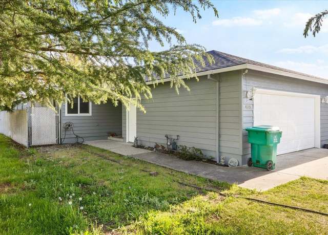 Property at 409 Crystal Dr, Eagle Point, OR 97524, 3 beds, 2 baths