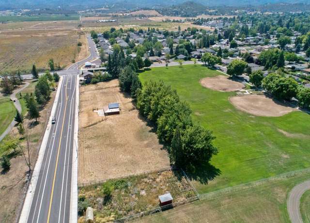 Property at 200 Garfield St, Medford, OR 97501, 3 beds, 1.5 baths