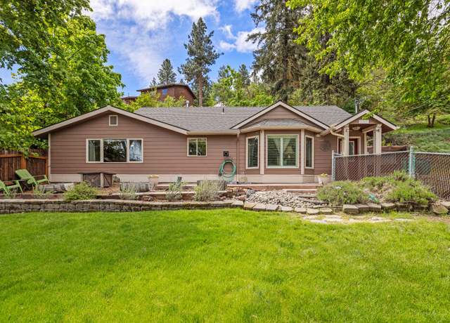 Property at 1007 Lakeshore Dr, Klamath Falls, OR 97601, 2 beds, 2 baths