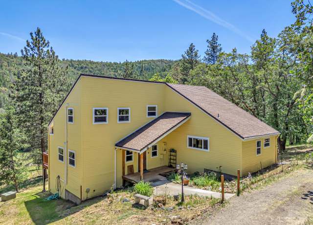 Property at 4780 Andrews Rd, Medford, OR 97501, 3 beds, 1.5 baths