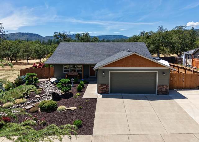 Property at 202 White Oak Way, Shady Cove, OR 97539, 3 beds, 2 baths