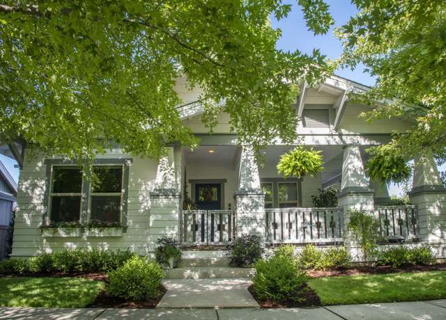 Property at 955 NW 17th St, Redmond, OR 97756, 3 beds, 2 baths