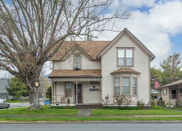 Property at 302 NE D St, Grants Pass, OR 97526, 4 beds, 4 baths