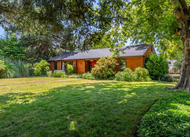 Property at 1201 E Park St, Grants Pass, OR 97527, 3 beds, 2 baths