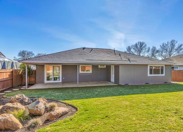 Property at 507 Westminster Dr, Eagle Point, OR 97524, 3 beds, 2 baths