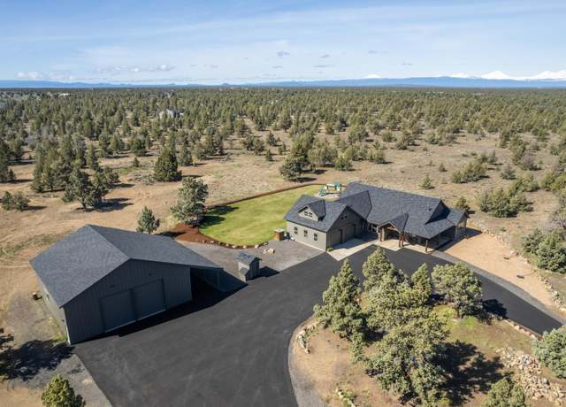 Property at 17816 SW Mount Saint Helens Dr, Powell Butte, OR 97753, 4 beds, 3 baths