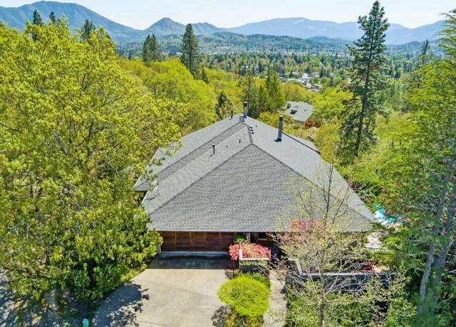 Property at 1630 NW Olmar Dr, Grants Pass, OR 97526, 5 beds, 3.5 baths