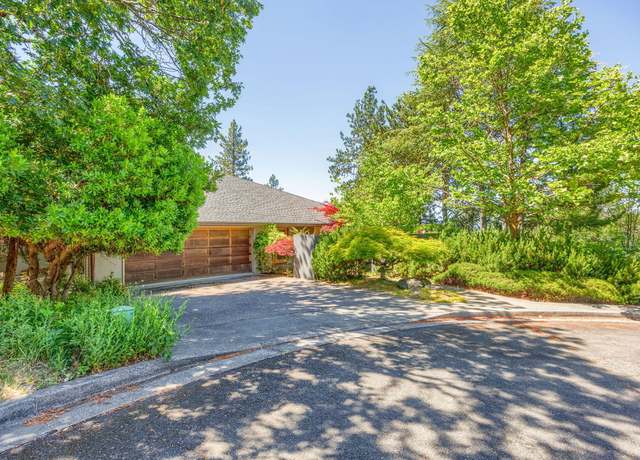 Property at 1630 NW Olmar Dr, Grants Pass, OR 97526, 5 beds, 3.5 baths