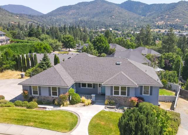 Property at 923 NW Valley View Dr, Grants Pass, OR 97526, 3 beds, 3 baths