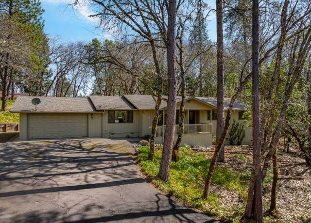 Property at 905 Lathrop Rd, Grants Pass, OR 97526, 2 beds, 2 baths