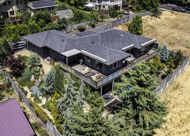 Property at 753 Wrights Creek Dr, Ashland, OR 97520, 3 beds, 2.5 baths