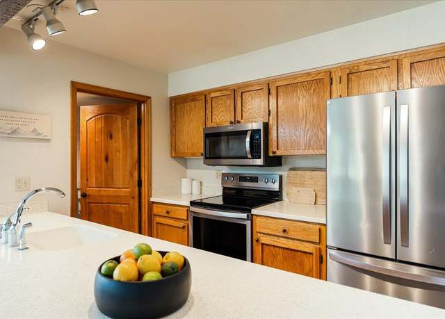 Property at 17751 Lake Aspen Ct #23, Sunriver, OR 97707, 2 beds, 2 baths