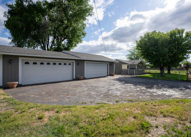 Property at 2364 Fowler Ln, Central Point, OR 97502, 3 beds, 1 bath