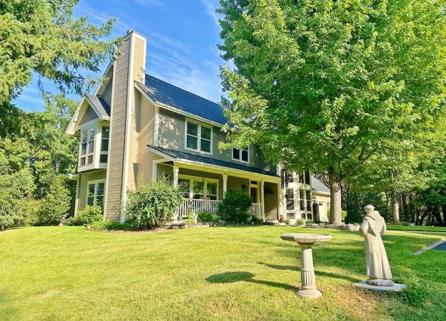 Property at 1514 Sterling Creek Rd, Jacksonville, OR 97530, 3 beds, 2.5 baths