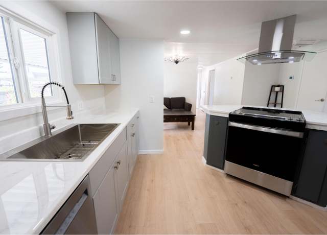 Property at 2385 Table Rock Rd #70, Medford, OR 97501, 2 beds, 2 baths