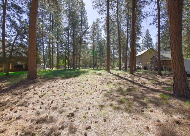 Property at 557 S Locust St, Sisters, OR 97759