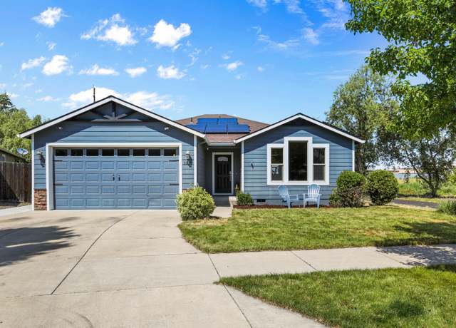 Property at 1018 Pendleton Dr, Medford, OR 97501, 3 beds, 2 baths