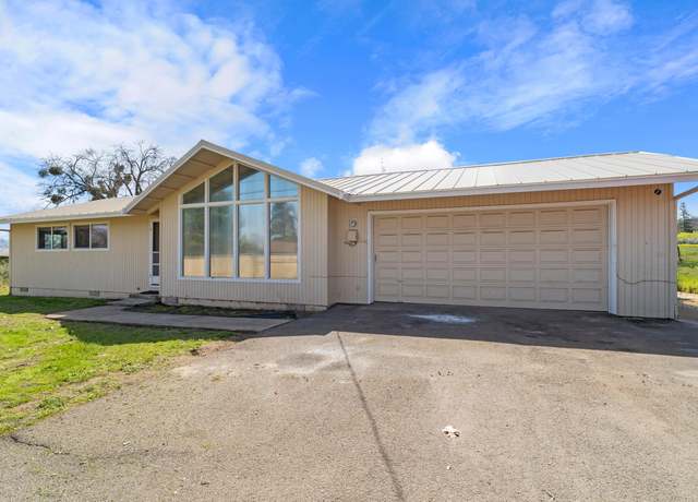 Property at 2871 Beall Ln, Central Point, OR 97502, 3 beds, 1.5 baths