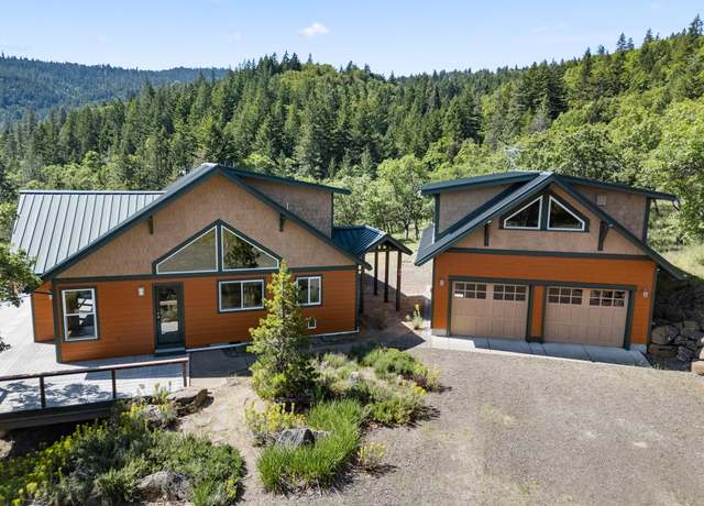 Property at 30 Steinman Dr, Ashland, OR 97520, 3 beds, 3 baths