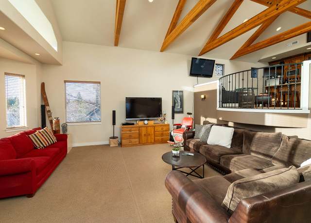 Property at 319 NW Flagline Dr, Bend, OR 97703, 3 beds, 3.5 baths