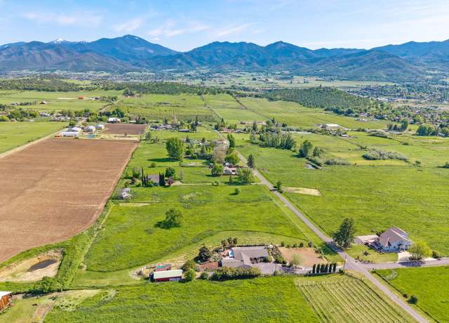 Property at 3015 Marigold Ln, Medford, OR 97504, 4 beds, 3 baths