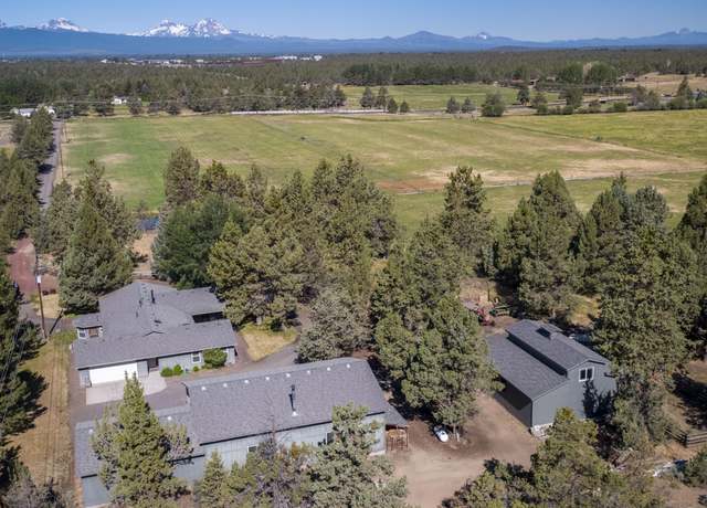 Property at 63610 Deschutes Market Rd, Bend, OR 97701, 2 beds, 2.5 baths