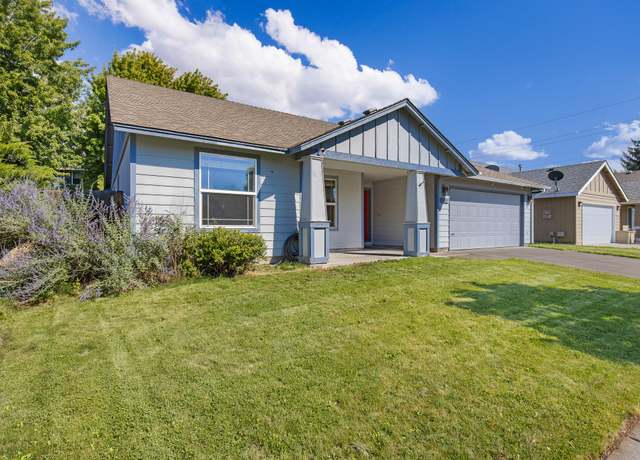 Property at 202 NW 25th St, Redmond, OR 97756, 3 beds, 2 baths