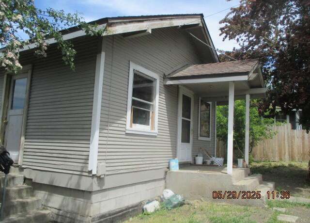 Property at 1424 Pleasant Ave, Klamath Falls, OR 97601, 2 beds, 1 bath