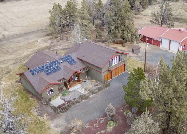 Property at 69175 Holmes Rd, Sisters, OR 97759, 3 beds, 2.5 baths