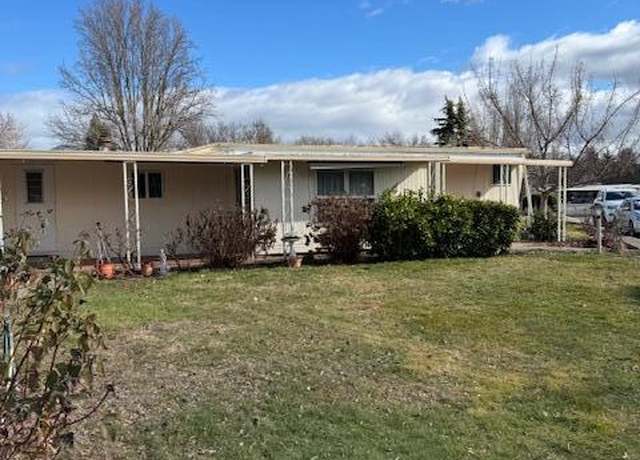 Property at 2252 Table Rock Rd Spc 102, Medford, OR 97501, 2 beds, 2 baths