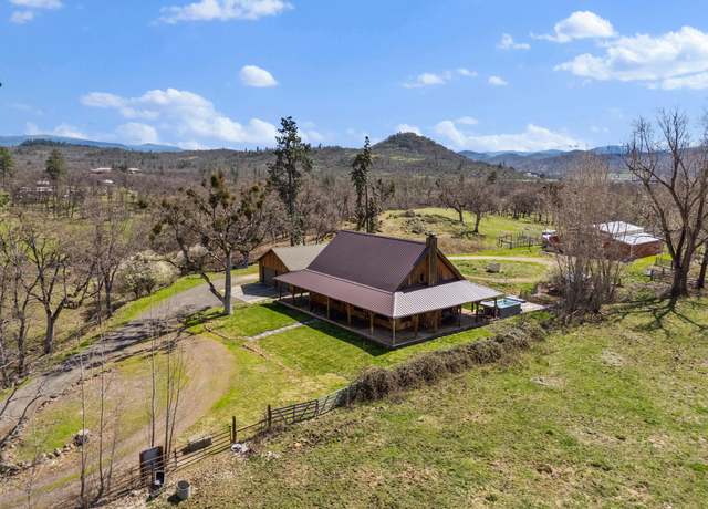 Property at 688 Worthington Rd, Eagle Point, OR 97524, 3 beds, 2 baths