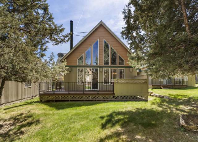 Property at 8831 Cliff Swallow Dr, Redmond, OR 97756, 3 beds, 2 baths