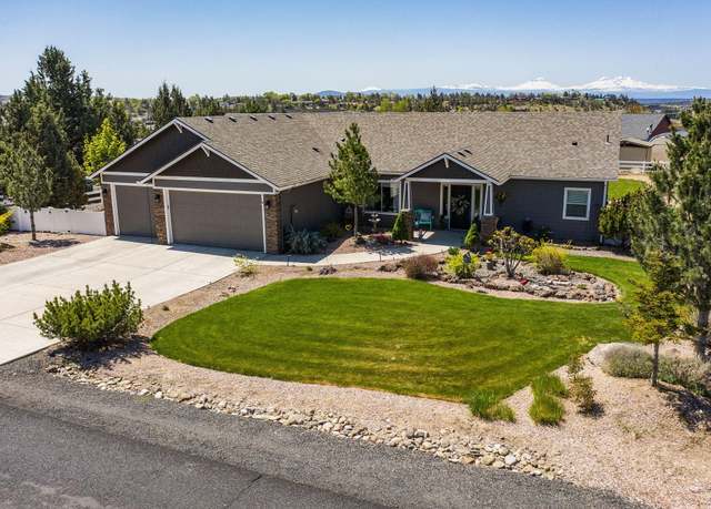 Property at 9371 13th St, Terrebonne, OR 97760, 4 beds, 3 baths