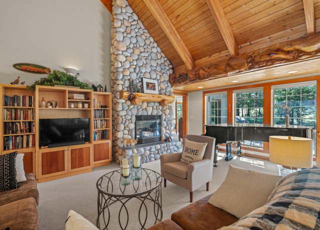 Property at 57661 Poplar Loop, Sunriver, OR 97707, 4 beds, 4 baths