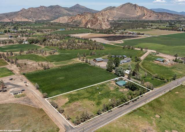 Property at 637 NE Smith Rock Way, Terrebonne, OR 97760, 3 beds, 1 bath