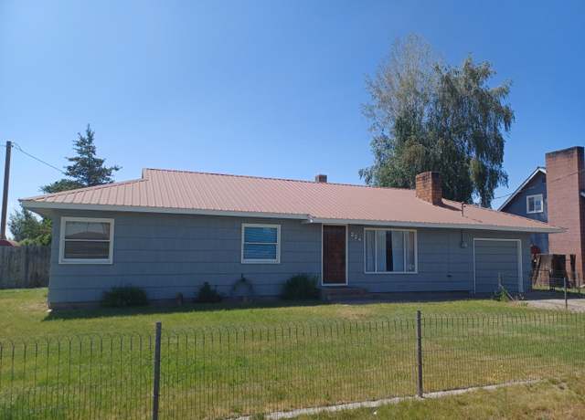 Property at 224 State St, Dorris, CA 96023, 3 beds, 1.5 baths