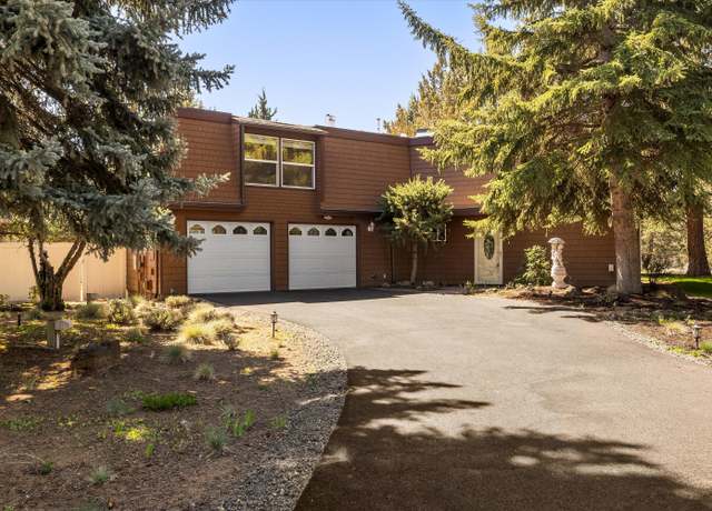 Property at 20825 King Hezekiah Way, Bend, OR 97702, 4 beds, 2.5 baths