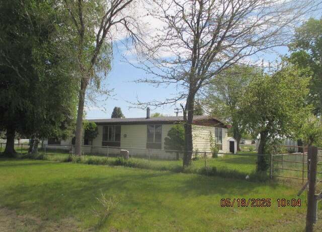 Property at 31410 Union St, Bonanza, OR 97623, 3 beds, 2 baths