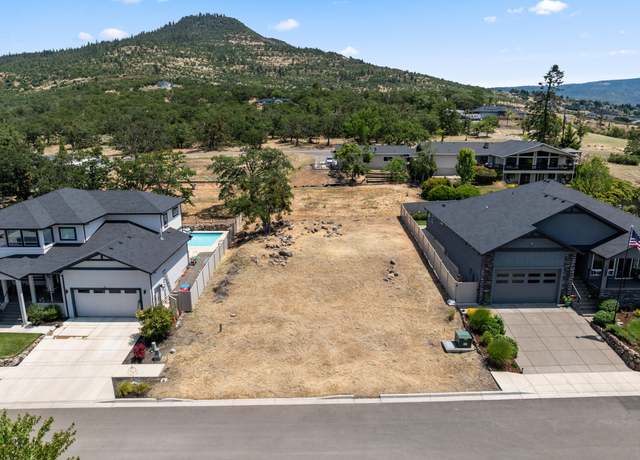 Property at 1828 Plateau Dr, Medford, OR 97504