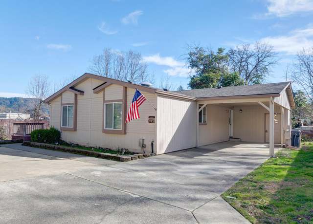 Property at 121 NW Wrightwood Cir, Grants Pass, OR 97526, 2 beds, 2 baths