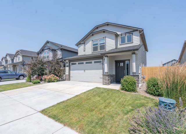Property at 1563 NW Upas Pl, Redmond, OR 97756, 3 beds, 2.5 baths