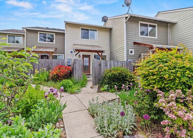 Property at 2023 Siskiyou Blvd, Ashland, OR 97520, 2 beds, 1.5 baths
