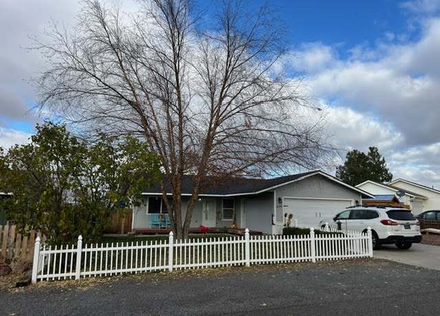 Property at 629 Center Ridge Dr, Culver, OR 97734, 3 beds, 2 baths
