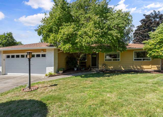 Property at 720 NE Elida Dr, Grants Pass, OR 97526, 3 beds, 2 baths