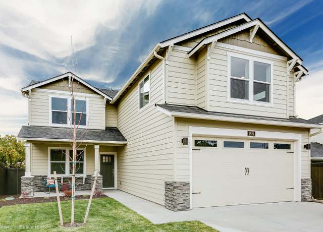 Property at 72 NW 8th St #72, Redmond, OR 97756, 3 beds, 2 baths