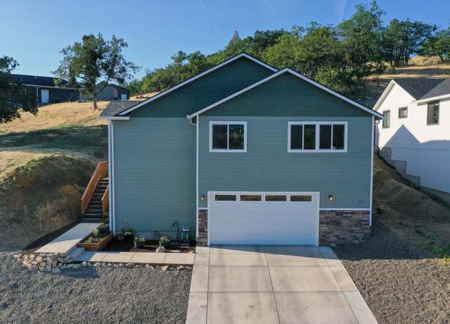 Property at 21 Cerulean Ter, Eagle Point, OR 97524, 3 beds, 2 baths