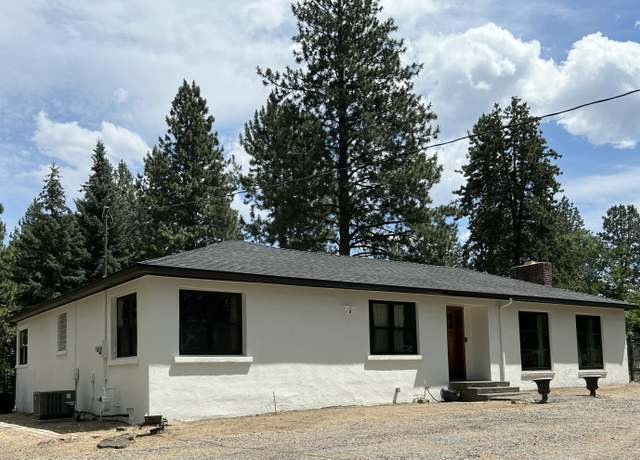 Property at 2170 NE 8th St, Bend, OR 97701, 3 beds, 2.5 baths