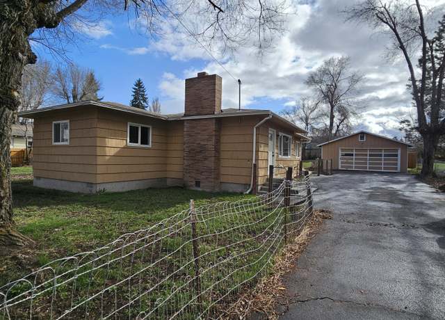 Property at 1831 Fargo St, Klamath Falls, OR 97603, 3 beds, 1 bath