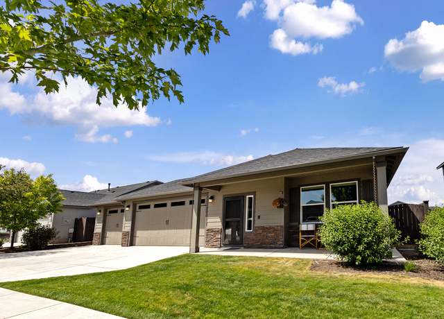 Property at 2535 NW Hemlock Way, Redmond, OR 97756, 3 beds, 2 baths